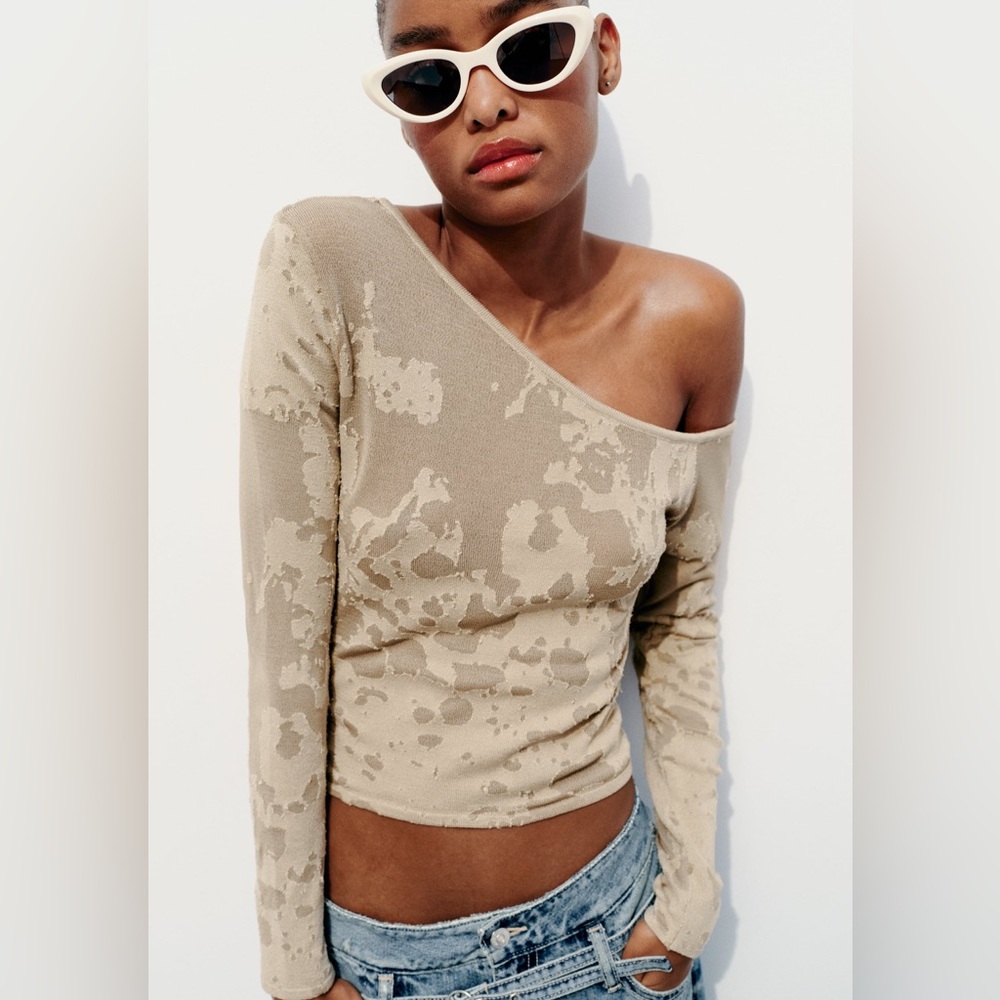 Zara NWOT ASYMMETRICAL JACQUARD KNIT TOP blogger favorite
